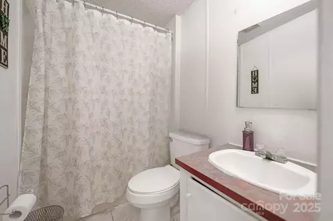Bath - 1106 3rd Sw Ave SW, Hickory, NC 28602 photo 3 of 3