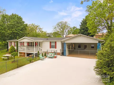 Exterior - 1106 3rd Sw Ave SW, Hickory, NC 28602 photo 1 of 8