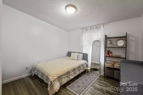 Bedroom - 1106 3rd Sw Ave SW, Hickory, NC 28602 photo 3 of 4