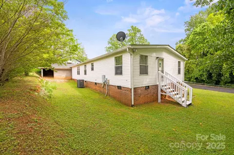 Exterior - 1106 3rd Sw Ave SW, Hickory, NC 28602 photo 8 of 8