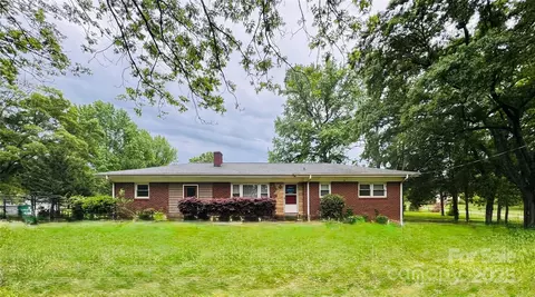6615 Mount Holly Rd, Charlotte, NC 28214