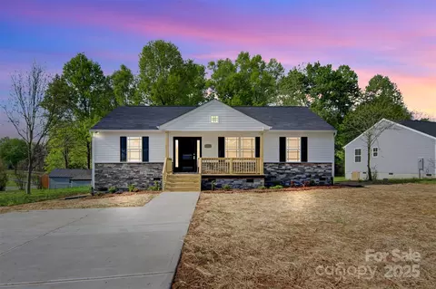 3315 15th Sw Ave SW, Hickory, NC 28602