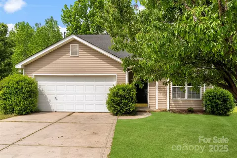 1457 Mandy Place Ct, Charlotte, NC 28216
