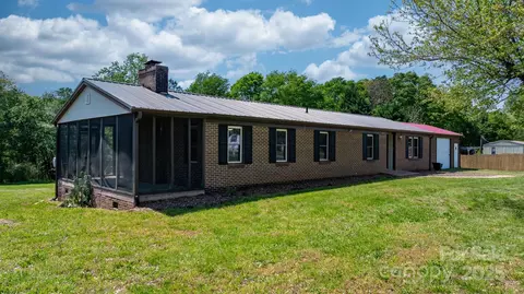Exterior - 4815 Rifle Range Rd, Conover, NC 28613 photo 6 of 7
