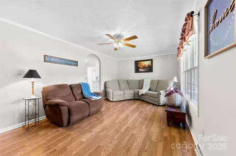 300 Scotland Dr, Kings Mountain, NC 28086
