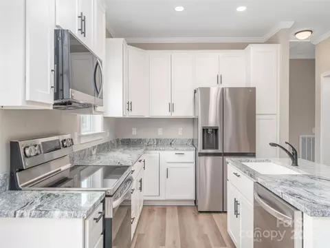 21 Kathy Dr, Waynesville, NC 28786