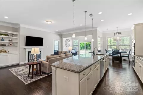 Kitchen - 1356 Rainier Dr, Fort Mill, SC 29708 photo 4 of 5