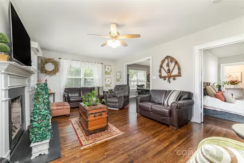 955 E 13th St, Kannapolis, NC 28083 photo 3