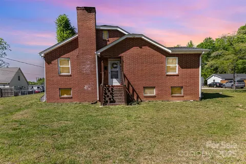 955 E 13th St, Kannapolis, NC 28083