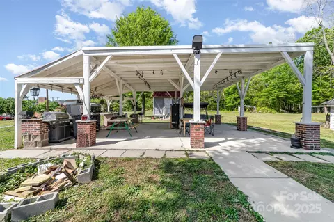 955 E 13th St, Kannapolis, NC 28083 photo 2