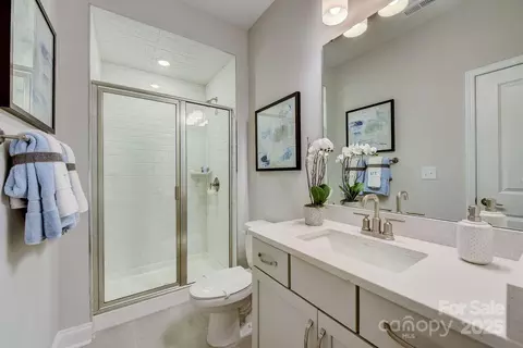 Bath - 322 Catawba Ave, Davidson, NC 28036 photo 1 of 3
