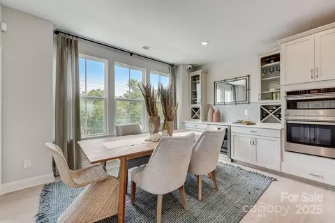 Dining - 322 Catawba Ave, Davidson, NC 28036 photo 1 of 1