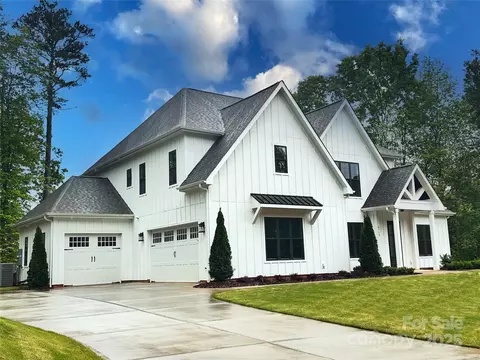 6712 Cove Ln, Sherrills Ford, NC 28673
