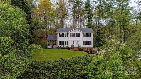 13 Hampton Ln, Weaverville, NC 28787