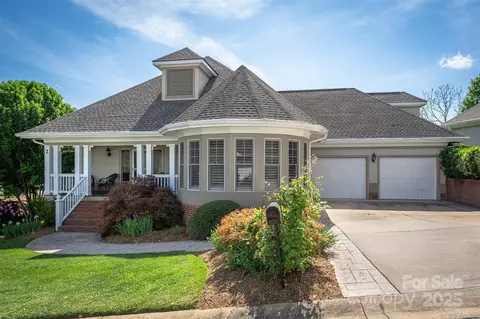 2 Creekside Way, Asheville, NC 28804