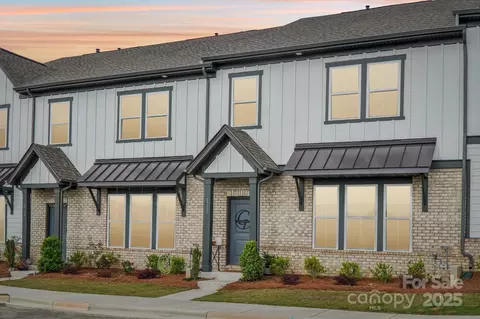 5712 Runnel Way, Charlotte, NC 28215