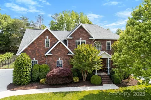 3748 Tea Olive Rd, Gastonia, NC 28056