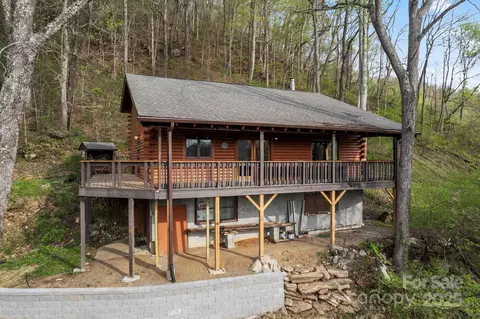689 Osborne Rd, Clyde, NC 28721 photo 3
