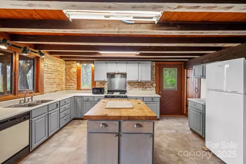 689 Osborne Rd, Clyde, NC 28721 photo 13