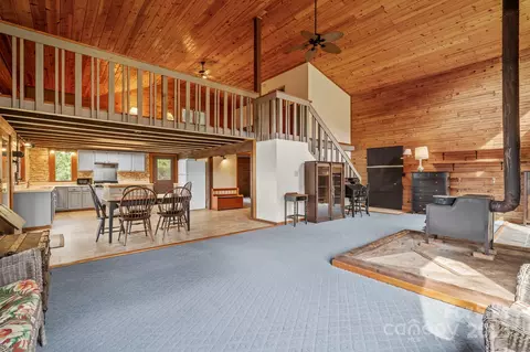 689 Osborne Rd, Clyde, NC 28721 photo 7