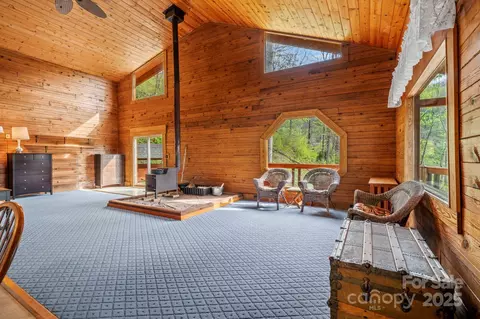689 Osborne Rd, Clyde, NC 28721 photo 6