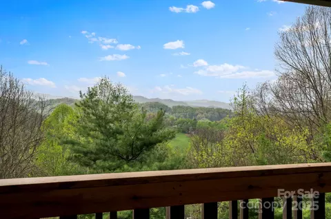 689 Osborne Rd, Clyde, NC 28721 photo 2
