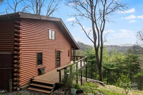 689 Osborne Rd, Clyde, NC 28721