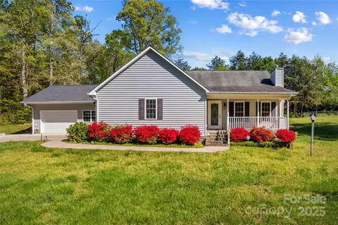 146 Pinkney Ln, Statesville, NC 28677