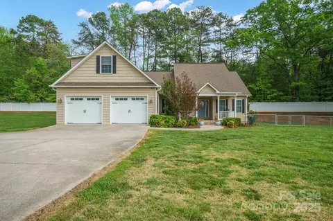 2646 N Olivers Cross Rd, Newton, NC 28658