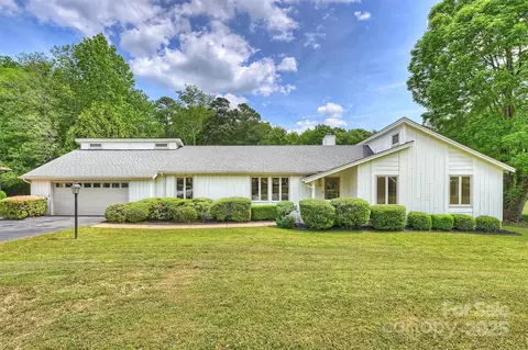8501 Raintree Ln, Charlotte, NC 28277