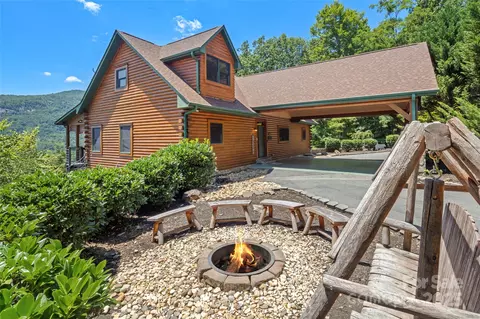 277 Hawks Nest Trl, Lake Lure, NC 28746