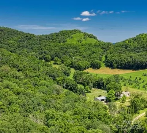 348 Copperhead Cv, Sylva, NC 28779