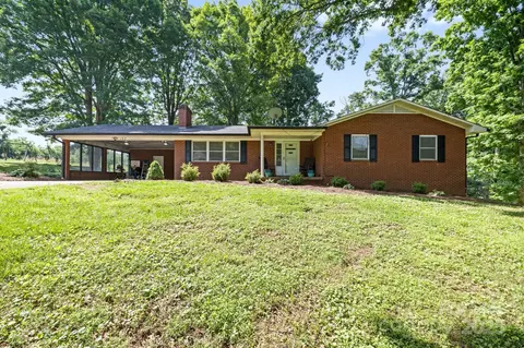 137 Deal Ln, Statesville, NC 28677