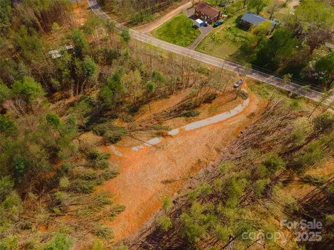 3824 Piedmont Rd, Morganton, NC 28655