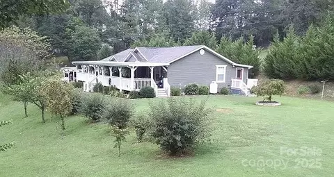 148 Whirlwind Dr, Whittier, NC 28789