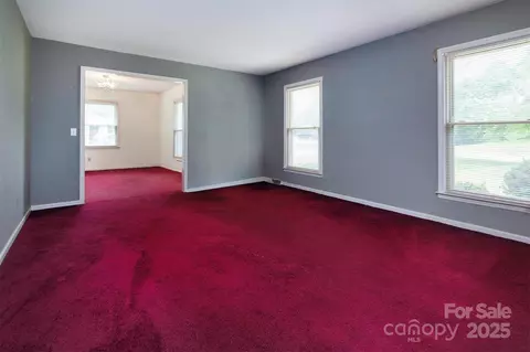 Living - 3012 Morgan Mill Rd, Monroe, NC 28110 photo 2 of 4