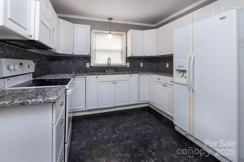 Kitchen - 3012 Morgan Mill Rd, Monroe, NC 28110 photo 2 of 2