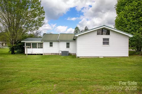 Exterior - 128 Summit Ave, Brevard, NC 28712 photo 10 of 10