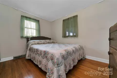 Bedroom - 128 Summit Ave, Brevard, NC 28712 photo 5 of 6