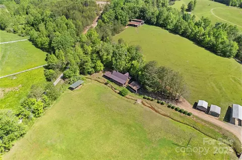 1154 Woodrow Pl, Lenoir, NC 28645