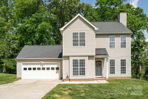 8509 Sienna Dr, Charlotte, NC 28215