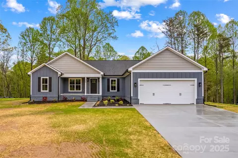 750 Whites Farm Rd, Statesville, NC 28625