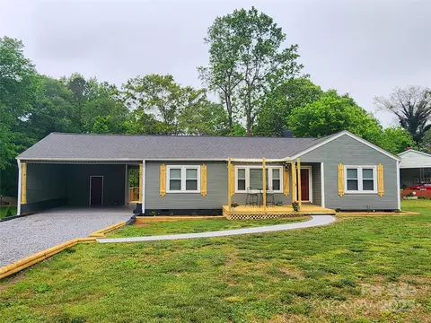 501 N Hawthorne St, Mount Holly, NC 28120