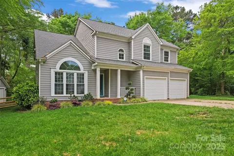 121 Northampton Dr, Mooresville, NC 28117
