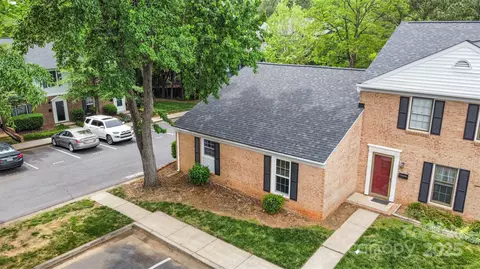 8325 Knights Bridge Rd, Charlotte, NC 28210