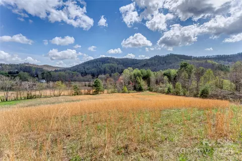 000 Union Hill Rd, Hendersonville, NC 28792