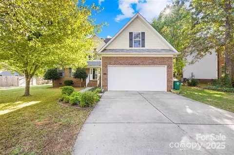 1035 Hawthorne Dr, Indian Trail, NC 28079