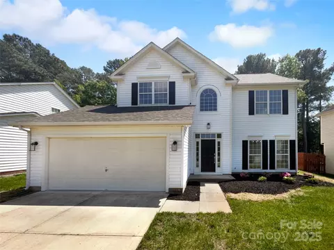9830 Sandman Ln, Charlotte, NC 28216