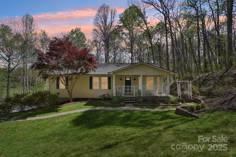 53 Haly Ho Dr, Candler, NC 28715