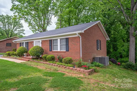 808 6th Sw Ave SW, Conover, NC 28613 photo 3